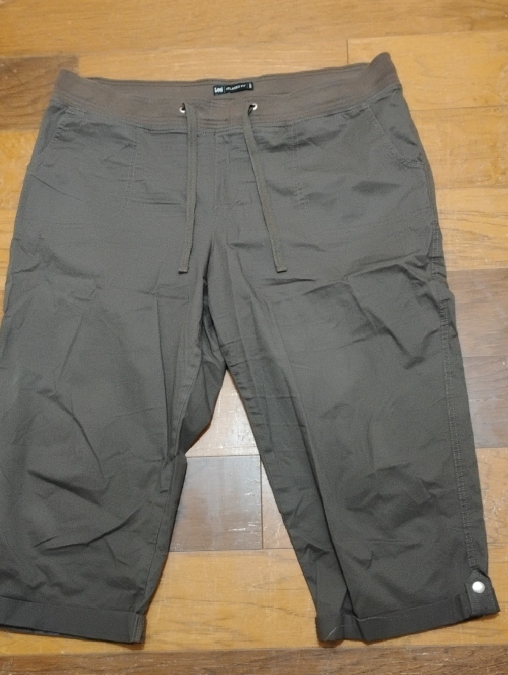 Lee Women's Olive Brown Crop Jogger Shorts